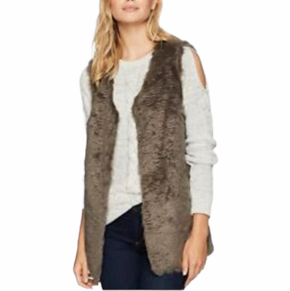 Tribal Jackets & Blazers - NWT Tribal Faux Fur Classic Vest